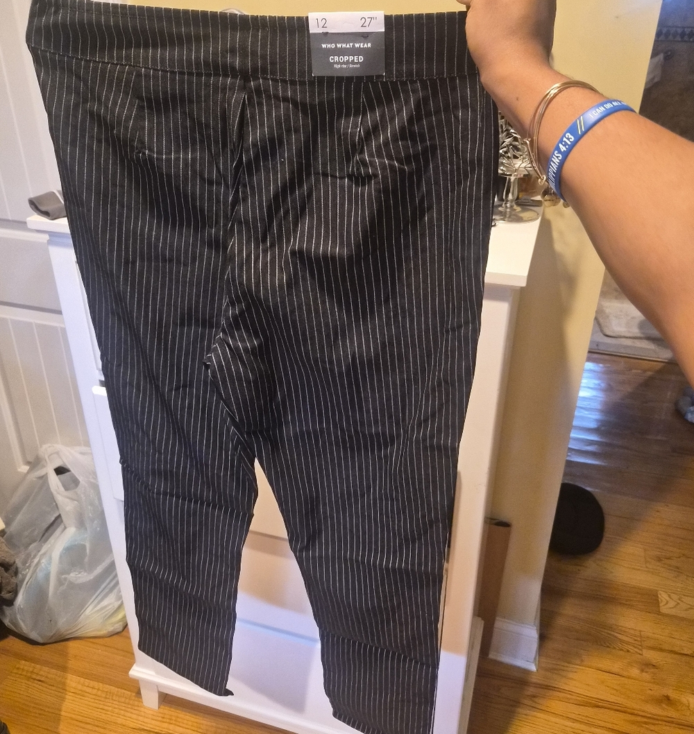 Who What Wear Black and White Striped Cropped Pants